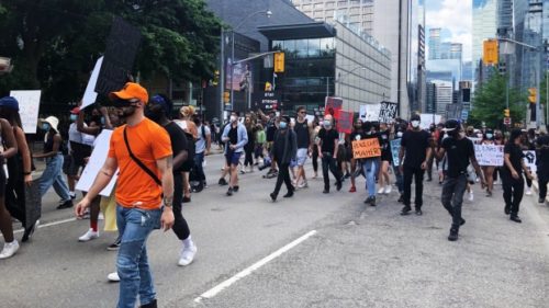 تظاهرات در اعتراض به نژادپرستی ضد سیاه پوستان در تورنتو