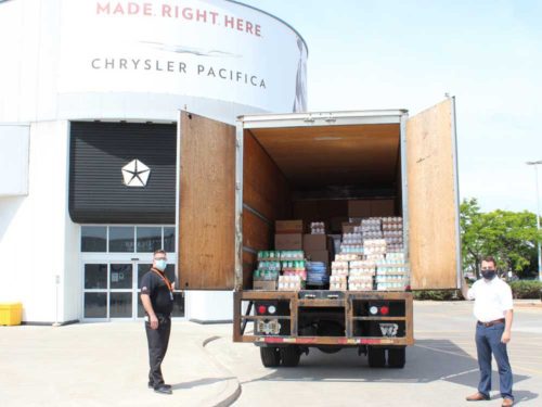 ویندزور : اهدای یک کامیون مواد غذایی با ارزش 12 هزار دلار از FCA Canada به June 27th Miracle