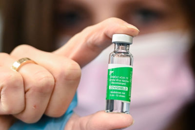 کمیته ملی واکسن گفت، کانادایی های 30 سال و بزرگتر می توانند واکسن دریافت کنند