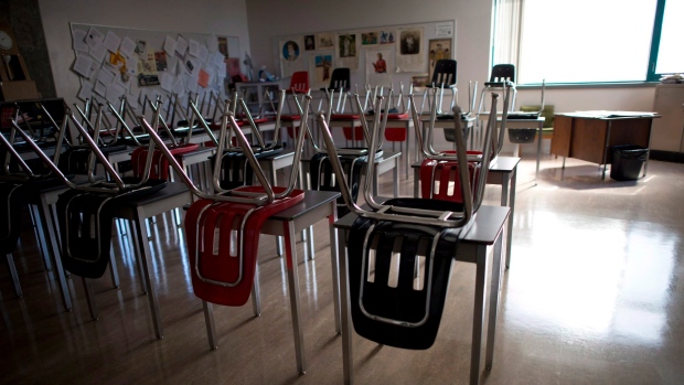 اتحادیه می گوید، معلمان دبیرستان انتاریو توافق نامه جمعی با استان را تصویب می کنند