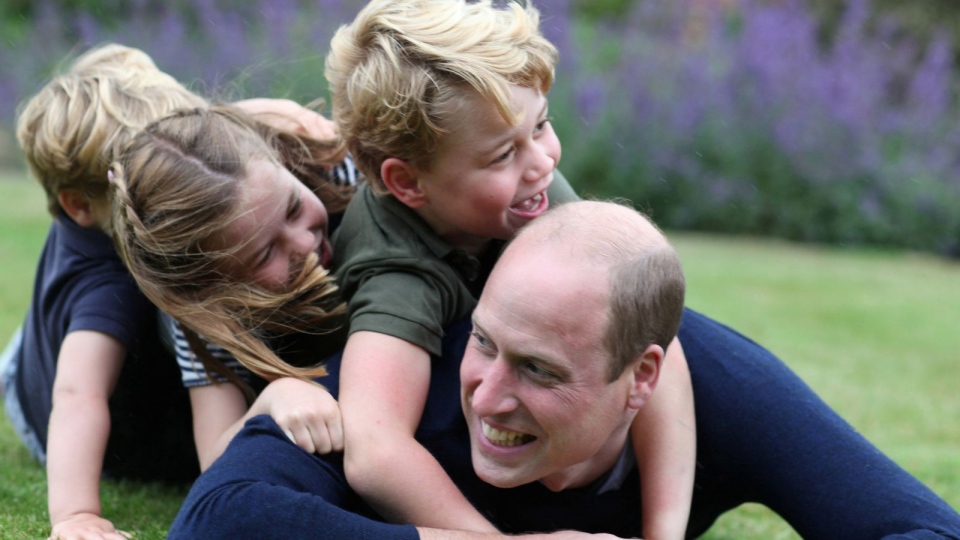 تصویر از انتشار عکسهای جدید پرنس ویلیام در کنار فرزندانش همزمان با روز پدر