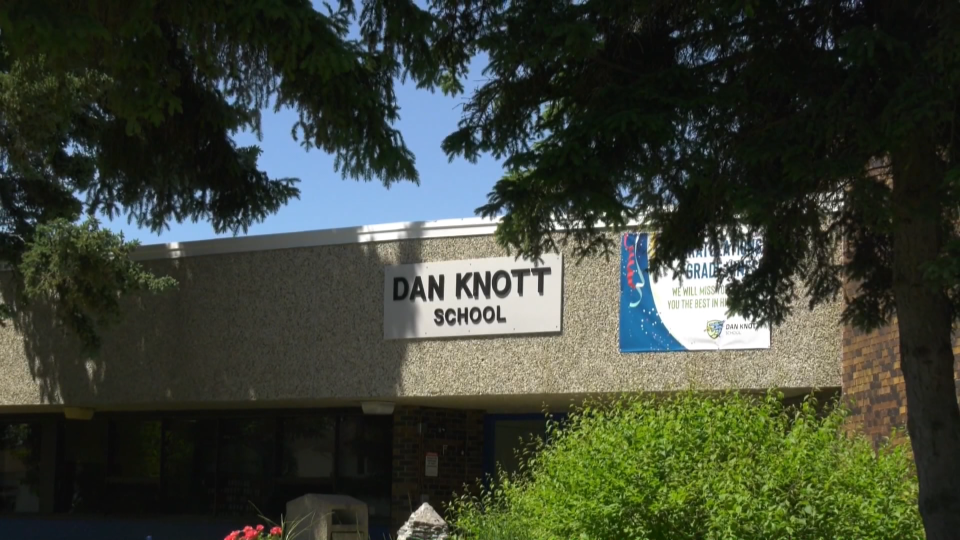 جمع آوری طومار برای تغییر نام مدرسه « دن نات » در ادمونتون