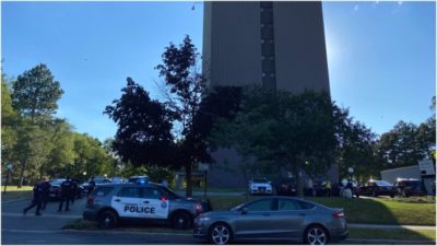 کودک نوپا در تورنتو از طبقه 14 ساختمانی سقوط کرد و جان سپرد
