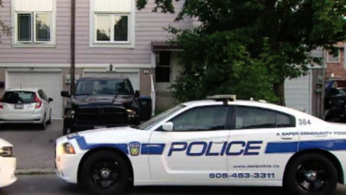 برمپتون : بازداشت یک مرد 63 ساله پس از یک ساعت مقاومت در یک خانه