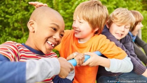 روانشانسی کودک : چرا کودکان باید بازی کنند؟ / نظریه روانشناسان کودک در مورد بازی کودکان