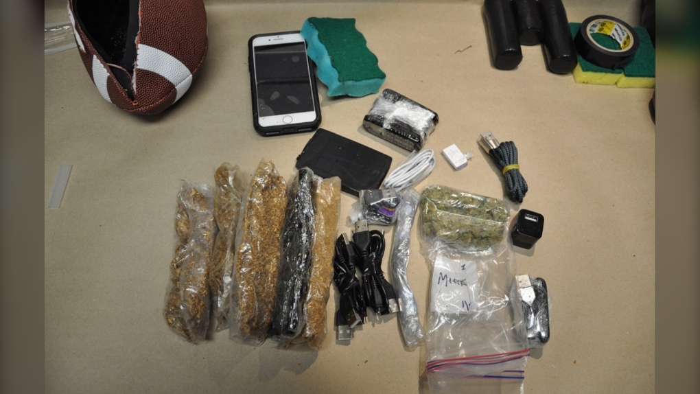 تصویر از حمل و قاچاق مواد مخدر در یک کوله پشتی به یک زندان در بریتیش کلمبیا