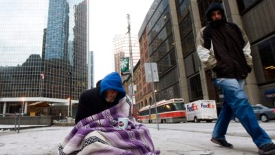  خط فقر در کانادا : خانواده هایی که درآمد سالانه بیش از  60.000 دلار دارند نیز فقیر هستند