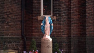 مجسمه مریم مقدس در کلیسای تورنتو از بدنش جدا و گم شد