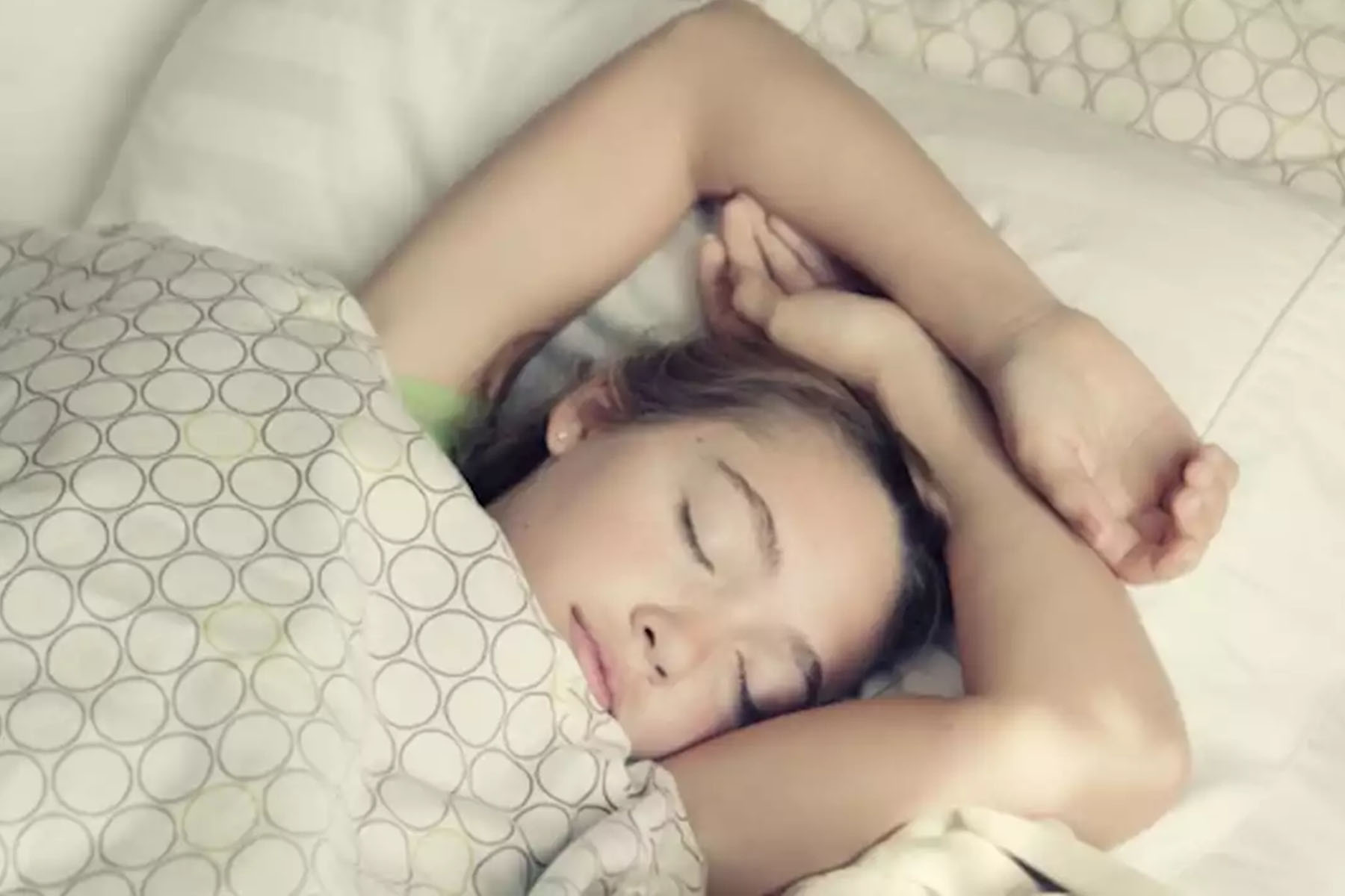 بازگشت به مدرسه : چگونه میتوان فرزندان خود را به روال عادی خواب واداشت