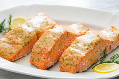 ماهی سالمون سرشار از ویتامین های A, B, D ، پتاسیم ، سلنیوم ، کلسیم و آنتی اکسیدان است.