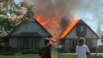 آتش سوزی در اجکس _ انتاریو : چندین خانه طعمه حریق شدند