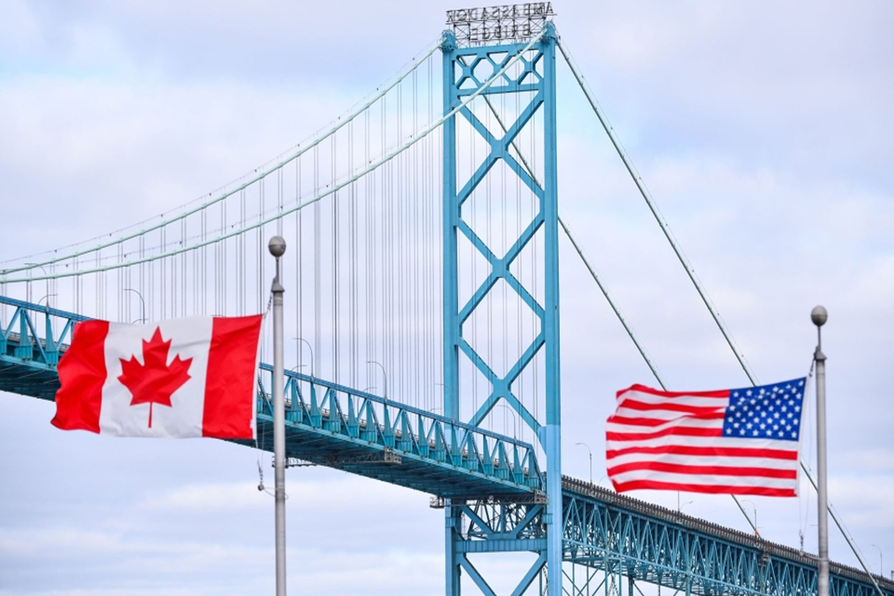 جلوگیری از ورود 3400 نفر آمریکایی به کانادا برای خرید و سیاحت در ماه گذشته