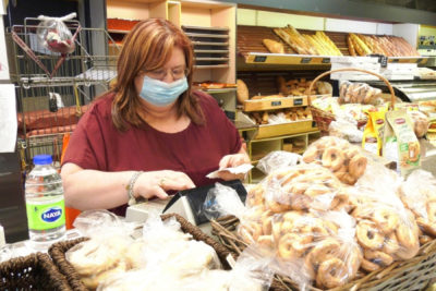 صاحب یکی از نانوایی های مونترال به ماموران پلیس زبان کبک : کسب و کارهایی که در روزهای پاندمی دچار مشکل شده اند را جریمه نکنید