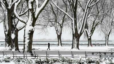 محیط زیست کانادا : تورنتو : انتظار باران شدید به همراه بارش برف در روز کریسمس