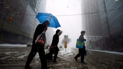 محیط زیست کانادا : تورنتو : انتظار باران شدید به همراه بارش برف در روز کریسمس