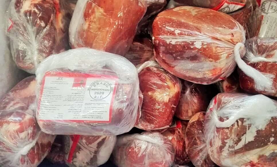 بی مسئولیتی مسئولین منجر به از بین رفتن 320 تن گوشت قرمز وارداتی به ایران شد