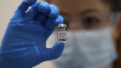 تاخیر در رسیدن واکسن فایزر در حالیکه کانادا در حال مبارزه با کووید 19 است