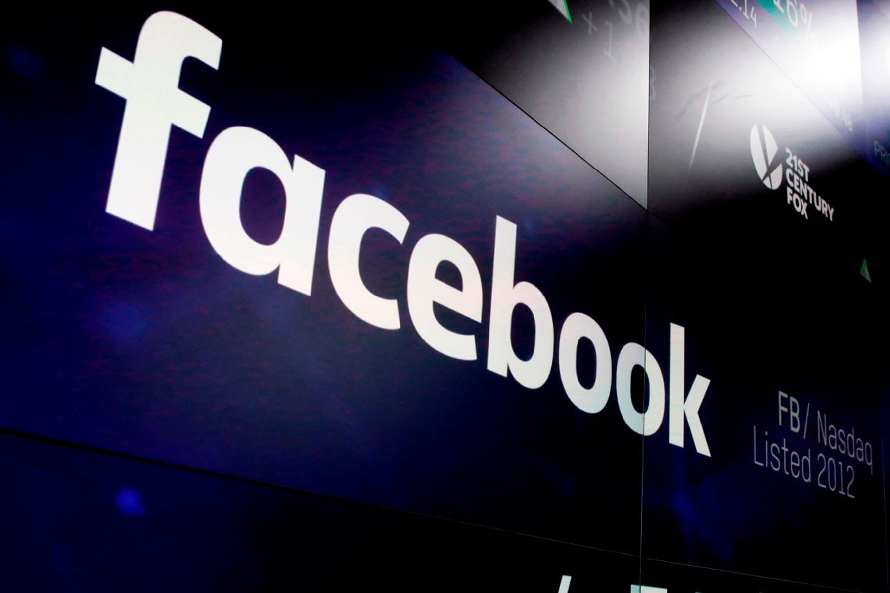 فیسبوک بیش از ۱۰۰ حساب کاربری وابسته به حکومت های ایران ، روسیه و تایلند را حذف کرد