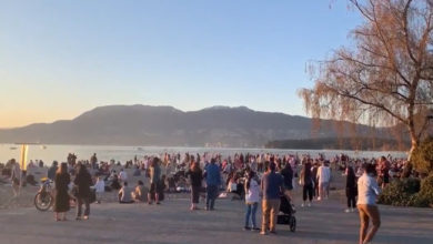 تشکیل اجتماعات بزرگ در سواحل ونکوور، شهردار برای اجرای مقررات با رئیس پلیس تماس گرفت