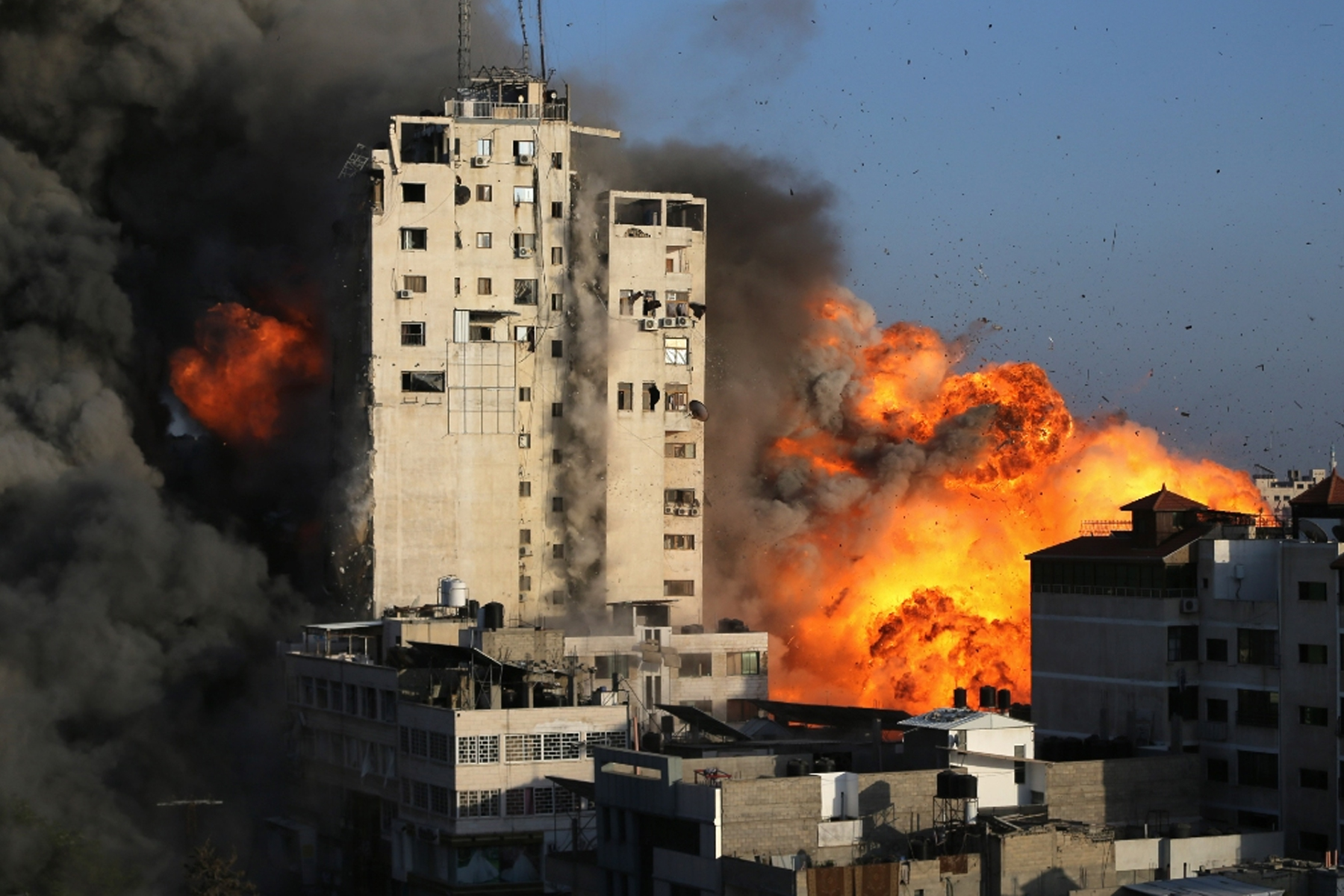 حملات اسرائیل باعث کشته شدن فرمانده ارشد حماس شد؛ فلسطینی ها موشک شلیک کردند