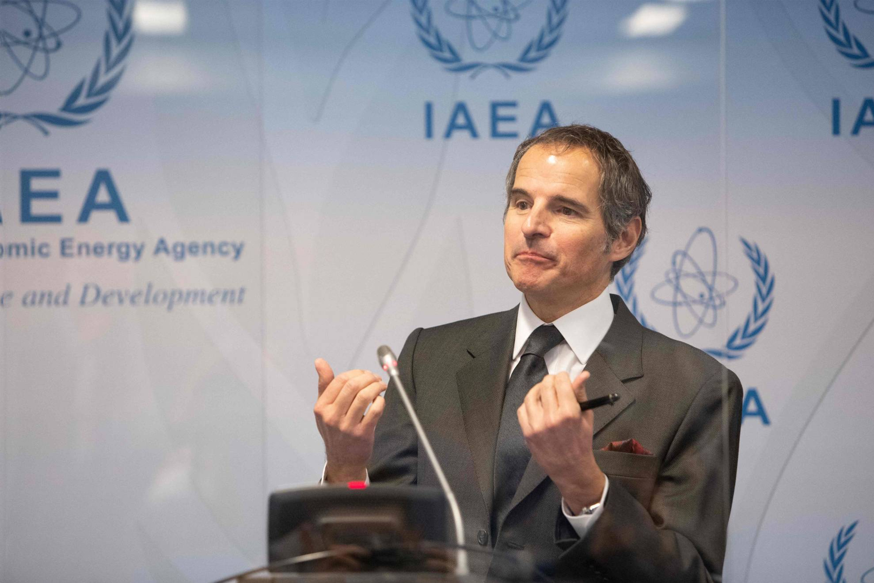 مدیرکل آژانس بین المللی انرژی اتمی از تمدید یکماهه توافق نظارتی هسته‌ای با ایران خبر داد