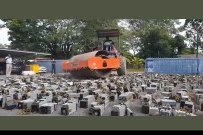 مسئولان مالزیایی 1،069 دستگاه استخراج کریپتو را با غلتک جاده صاف کن خرد کردند