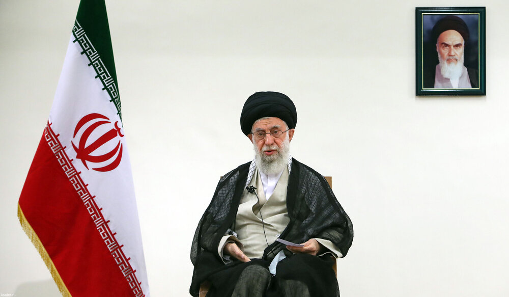 علی خامنه‌ای : واکسن هر جور که ممکن است تامین شود : کشور به مجالس عزاداری احتیاج دارد