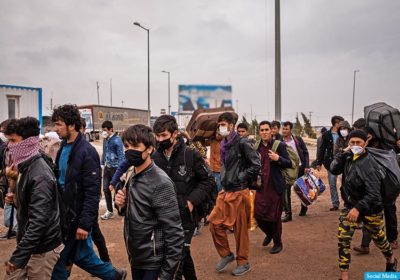 روزنامه شرق : جمع‌‌آوری کمپ مرزی هلال‌احمر در ایران برای پناهندگان جنگی افغانستان