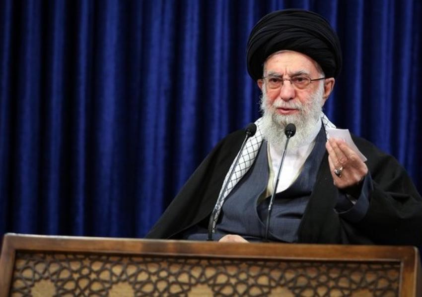 بیانیه ۵۷۵ فعال مدنی: فرمان خامنه‌ای در منع واردات واکسن‌ دلیل اصلی مرگ هزاران ایرانی است