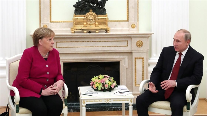 رئیس جمهور روسیه و صدر اعظم آلمان درباره وضعیت افغانستان و توافق هسته‌ای ایران گفتگو کردند