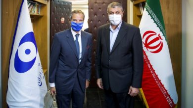 تصویر از دیدار رافائل گروسی و محمد اسلامی در تهران ؛ توافق ایران و آژانس برای ادامه مذاکرات فنی