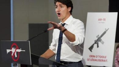 تصویر از وعده ترودو برای سختگیری‌های بیشتر در اجرای قوانین کنترل اسلحه در توقف انتخاباتی در منطقه تورنتو