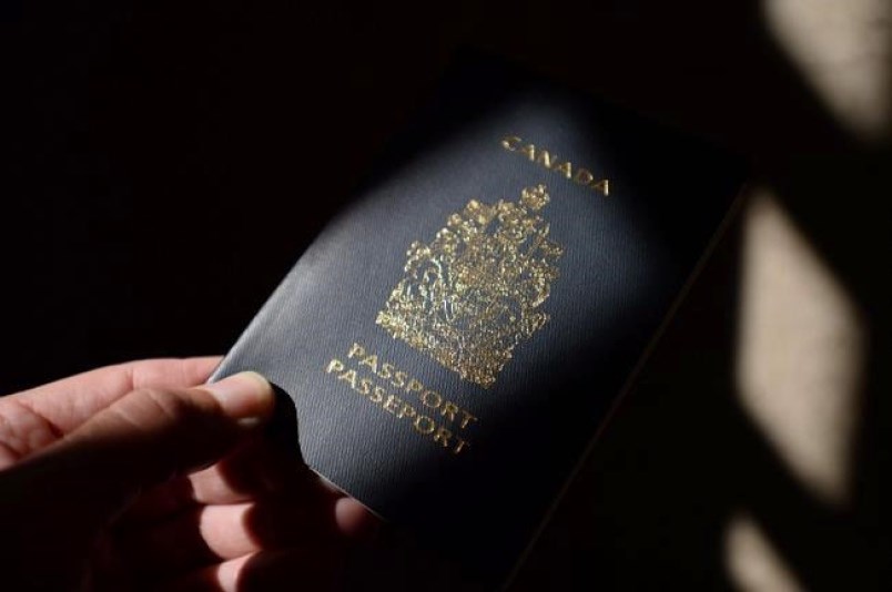 آمادگی دولت برای افزایش تقاضای گذرنامه هم‌زمان با بازگشایی مرز ایالات‌متحده از 8 نوامبر