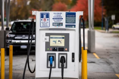 جنرال موتورز 4،000 ایستگاه شارژ خودروی برقی در سراسر کانادا نصب می‌کند