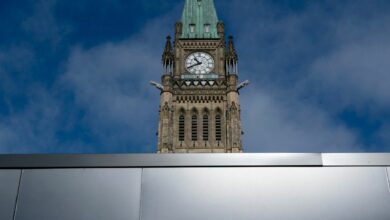 تصویر از چهل و چهارمین پارلمان کانادا از روز دوشنبه تحت مقررات واکسن اجباری آغاز به کار می کند
