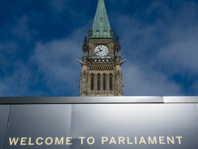 چهل و چهارمین پارلمان کانادا از روز دوشنبه تحت مقررات واکسن اجباری آغاز به کار می کند