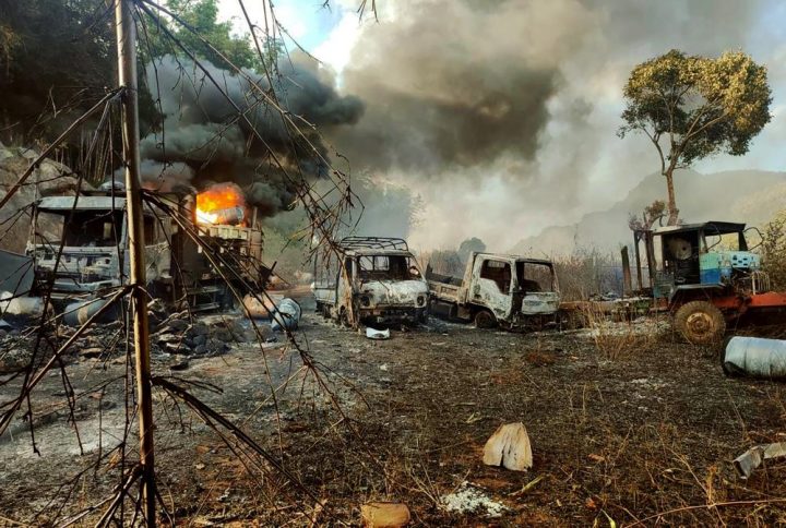 ارتش میانمار بیش از 30 غیرنظامی شامل زنان و کودکان را کشت و به آتش کشید