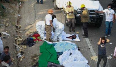حادثه تصادف کامیون قاچاق مهاجران در مکزیک بیش از 100 نفر کشته و مجروح برجای گذاشت