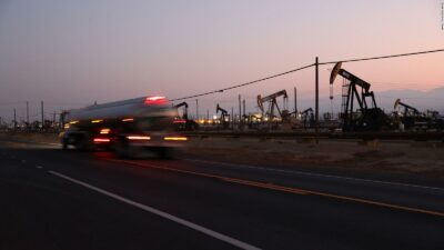 اوپک و متحدان توافق کردند که به عرضه بیشتر نفت ادامه دهند