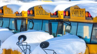مدارس تورنتو، منطقه یورک و بخش های دیگری از انتاریو به دلیل بارش برف تعطیل شدند و کلاسها آنلاین برگزار خواهد شد