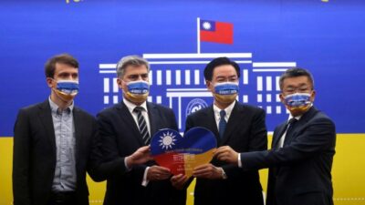 وزیر خارجه تایوان گفت چین نظاره گر واکنش غرب به بحران اوکراین است