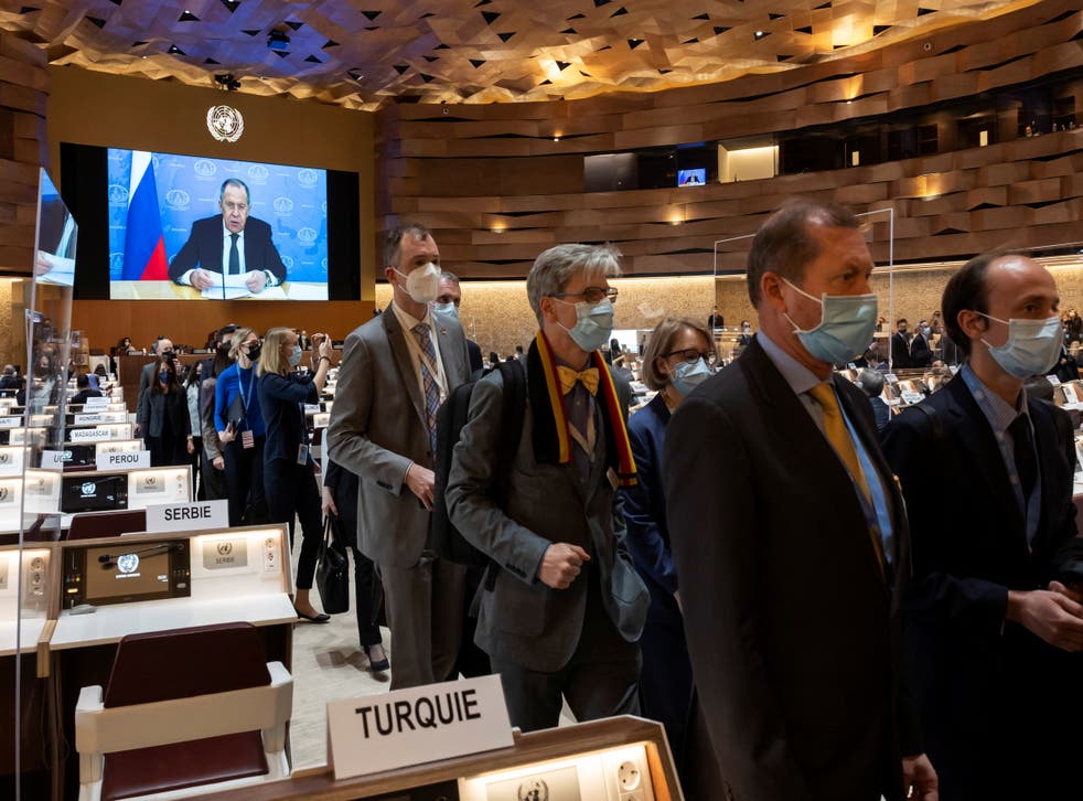 دیپلمات ها در اعتراض به حضور لاوروف وزیر خارجه روسیه در سازمان ملل از جلسه خارج شدند