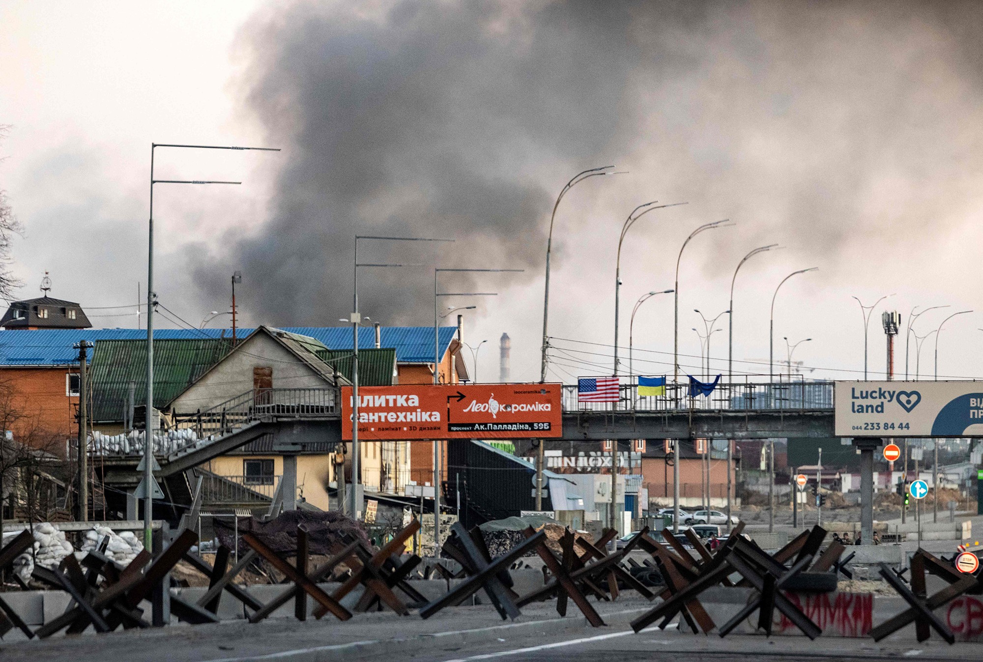 نیروهای مسلح اوکراین می گویند مسیرهای اصلی حمله روسیه به کی‌یف را مسدود کرده اند