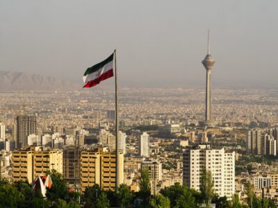ابراهیم رئیسی رئیس جمهور ایران گفت که ایران از حقوق هسته ای خود عقب نشینی نمی‌کند