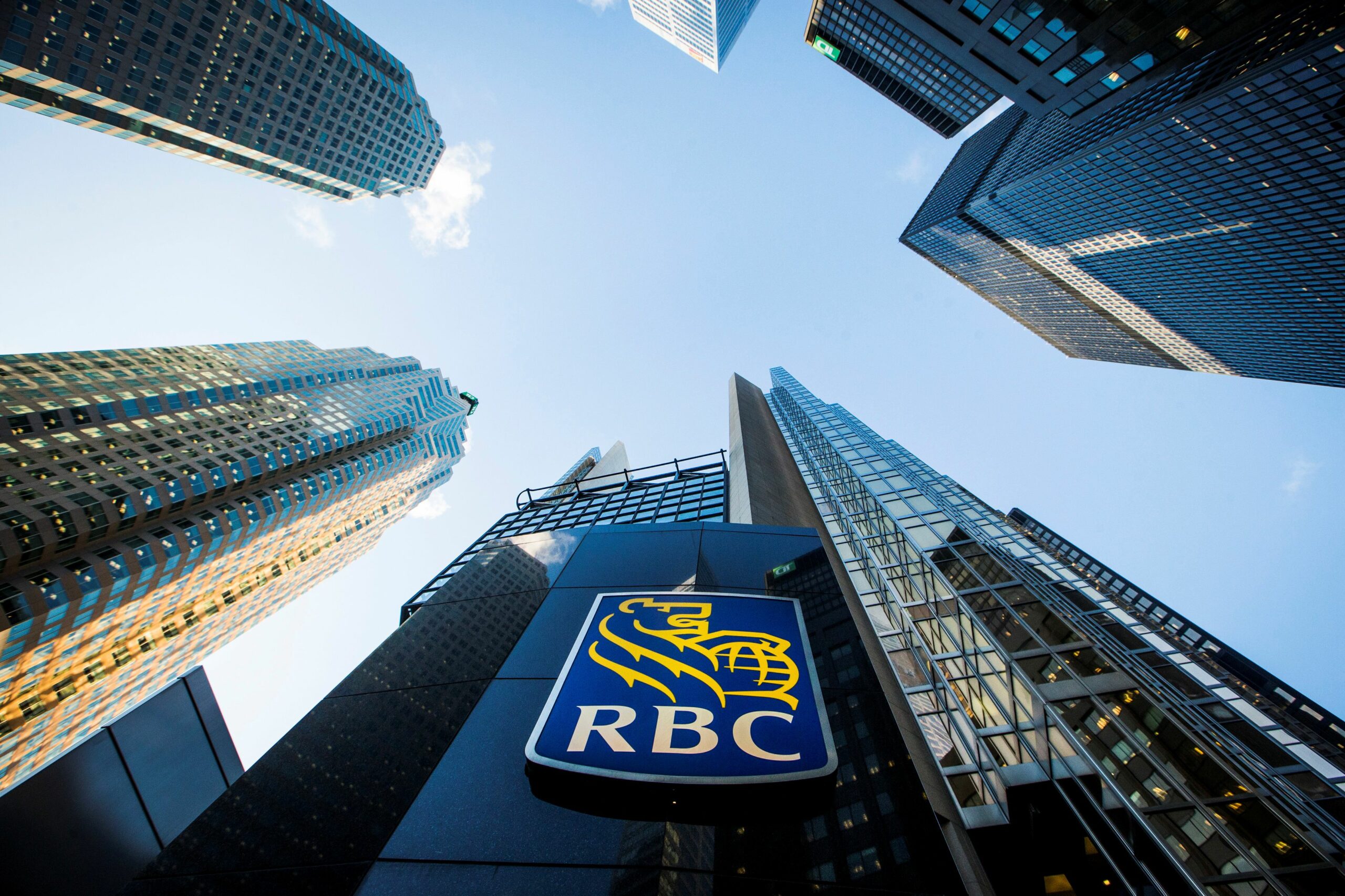 رویال بانک کانادا می‌گوید ایمیل ترنسفر های مفقود شده به حساب‌های بانکی مشتریان بازگردانده شده است