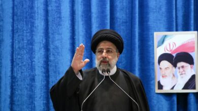 تصویر از رئیسی رئیس جمهور ایران گفت که تهران از حقوق هسته ای خود عقب نشینی نمی کند