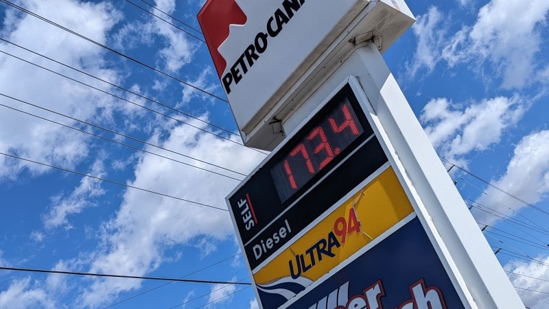 قیمت بنزین در انتاریو از شنبه 12 سنت دیگر افزایش می یابد