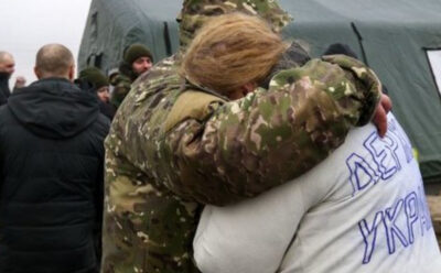 اوکراین 12 نظامی و 14 غیرنظامی را در سومین دور از مبادله اسرا با روسیه به خانه بازگرداند