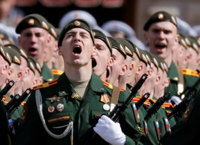 پوتین پیروزی شوروی در جنگ جهانی دوم را همزمان با حملات شدید به اوکراین جشن می‌گیرد