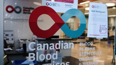 سازمان خدمات خون کانادا گفت با کاهش قابل توجه موجودی خون و سایر فرآورده های خونی مواجه است
